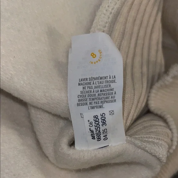 Cream Graphic Sweatshirt for the Halloween lover size large Aerie - Picture 16 of 16